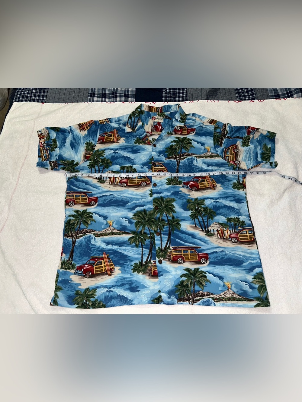 Hilo Hattie Blue Tropical Surf & Woody Button-Down Shirt